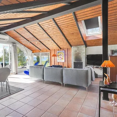 Сasa de vacaciones Three-bedroom In Fåborg