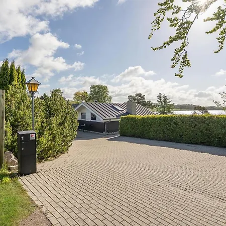 Three-bedroom In Fåborg